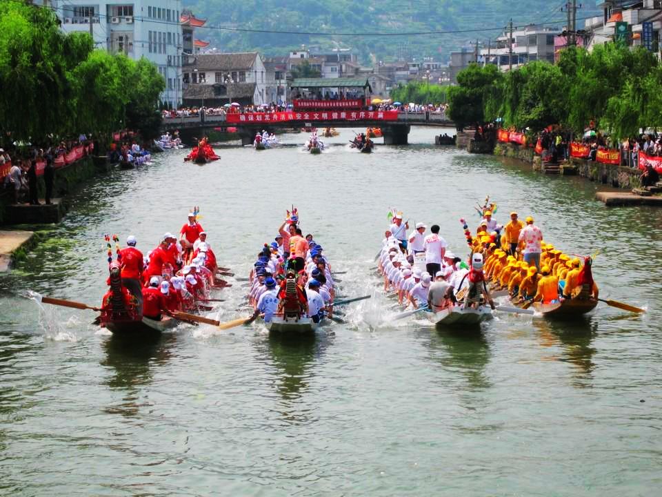 通过发展雲联娱乐和水上运动，使旅游产品多样化(图1)